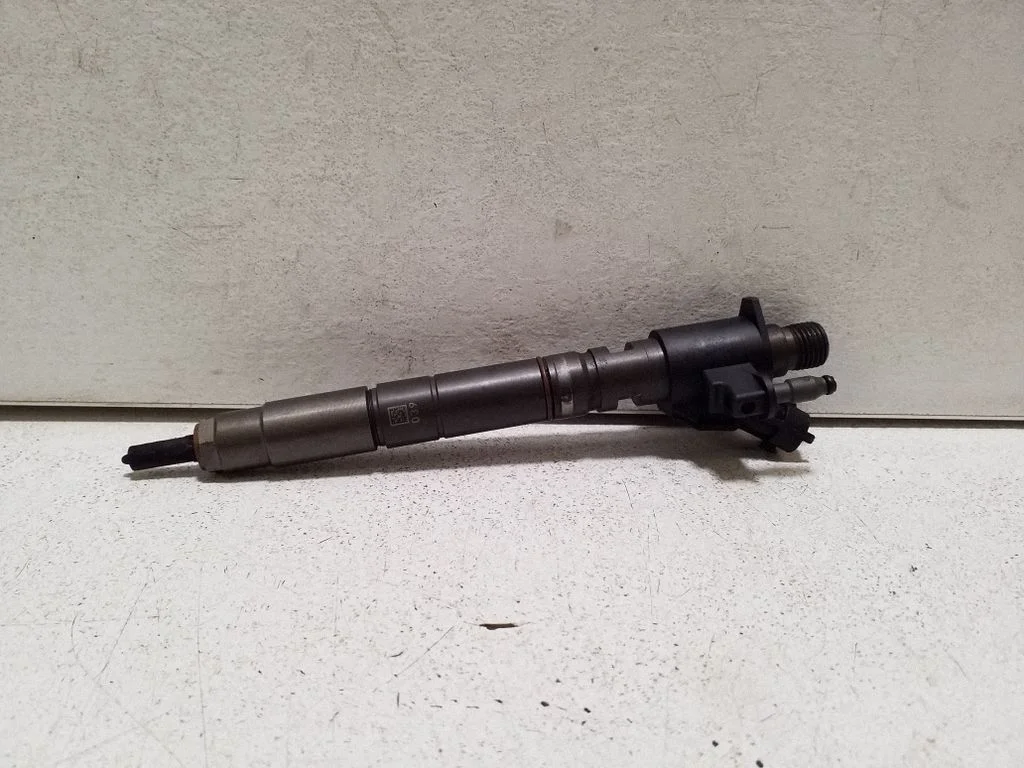 Fuel injector 31272690