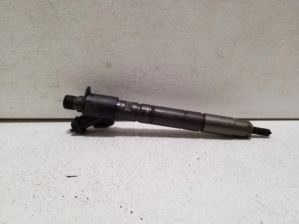 Fuel injector 31272690