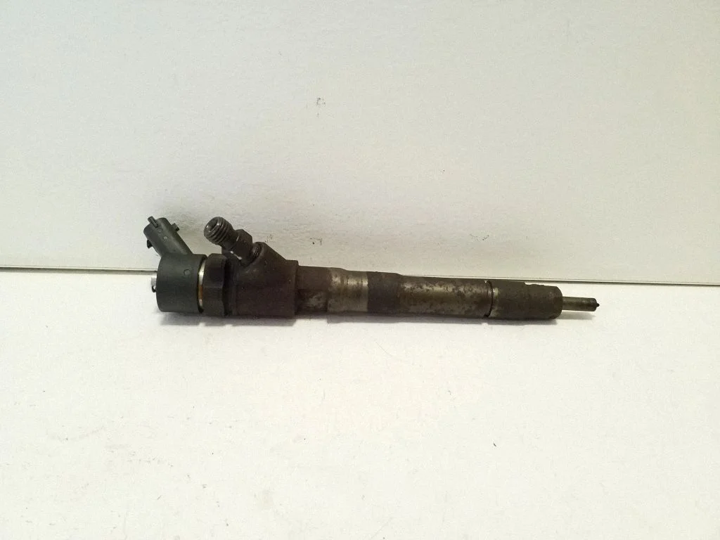 Fuel injector 504389548