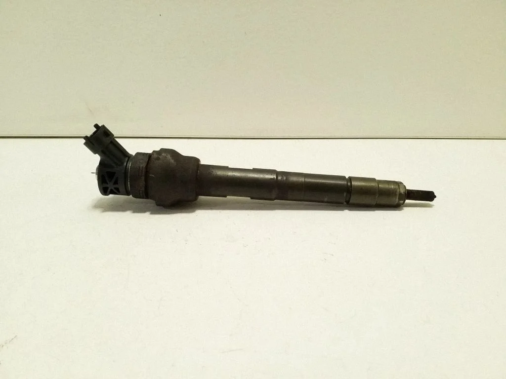 Fuel injector 0445110664
