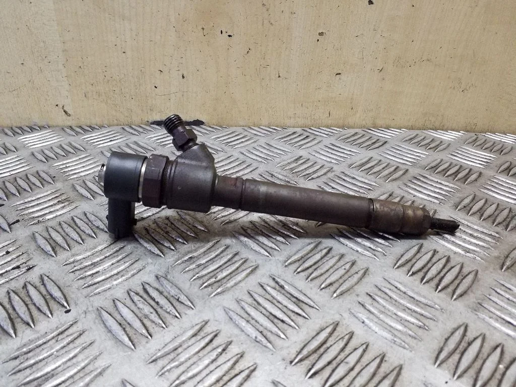 Fuel injector 30777526