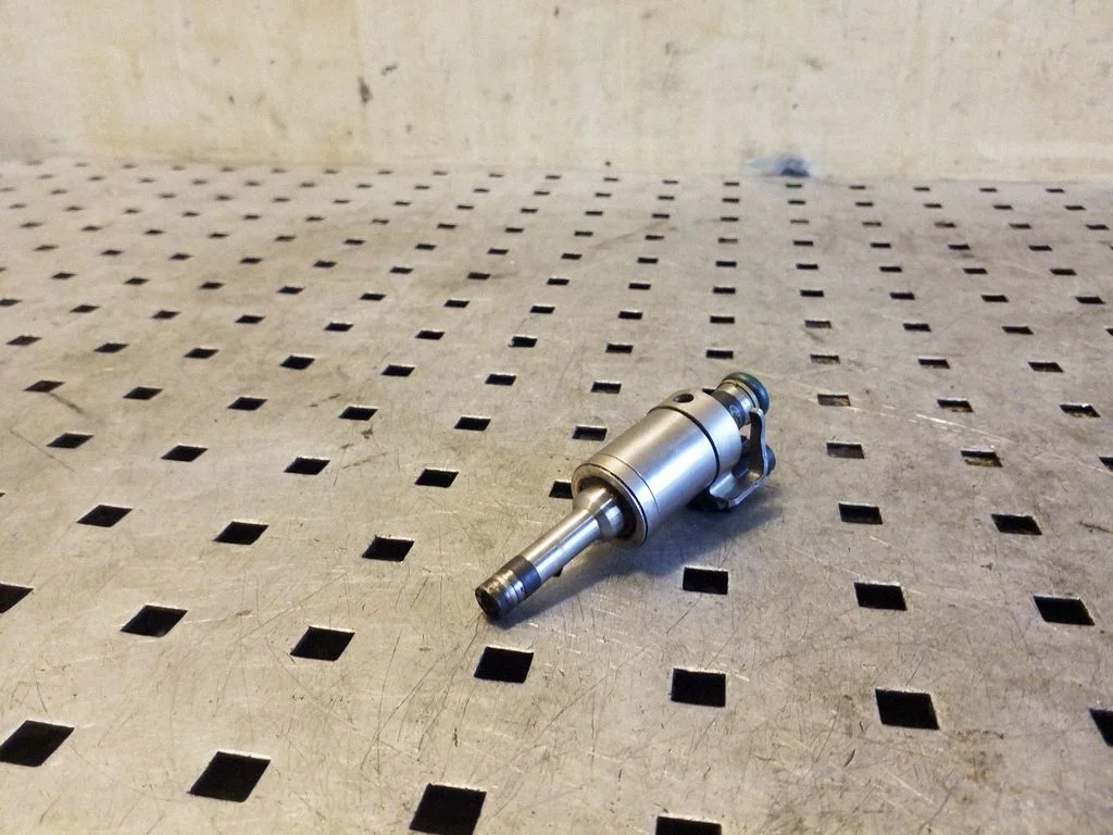 Fuel injector DM5G9F593AA