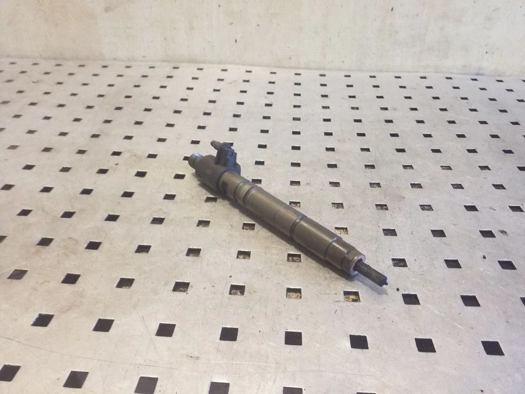 Fuel injector 9X2Q9K546DB