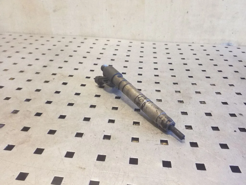 Fuel injector 9X2Q9K546DB