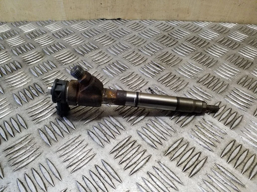 Fuel injector 0445110589