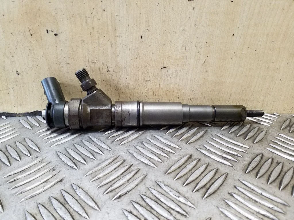 Fuel injector 0445110131