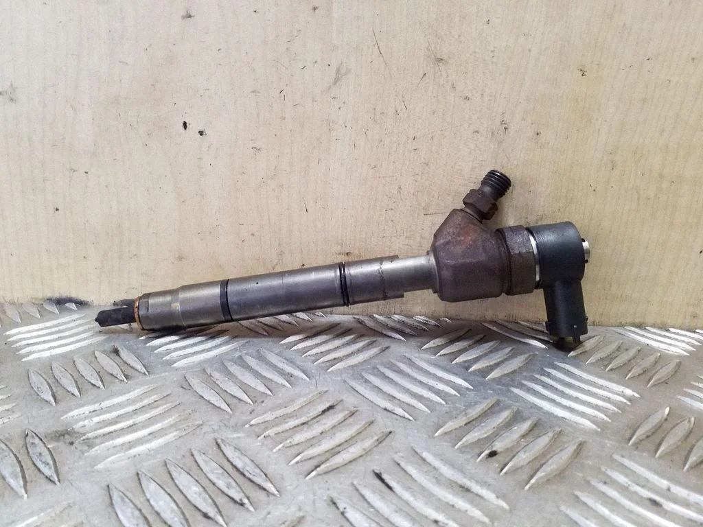 Fuel injector 338002A900