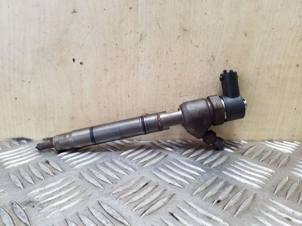 Fuel injector 338002A900