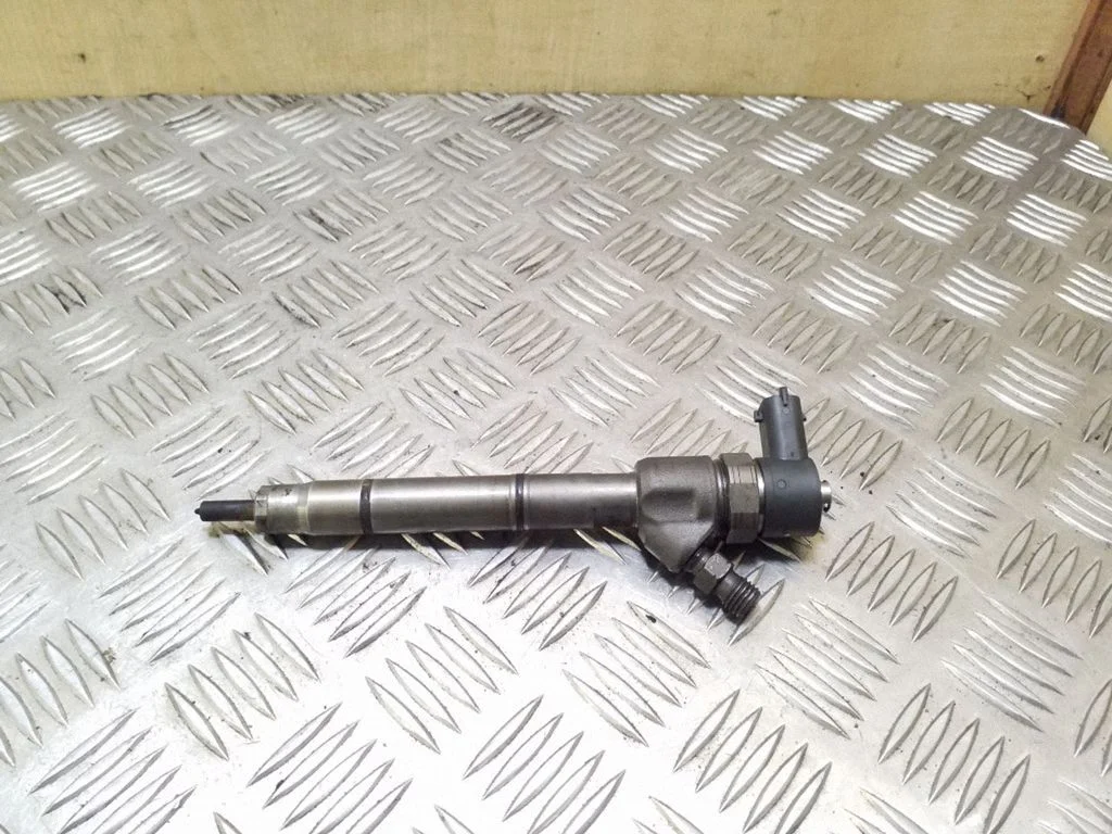 Fuel injector 338002A800
