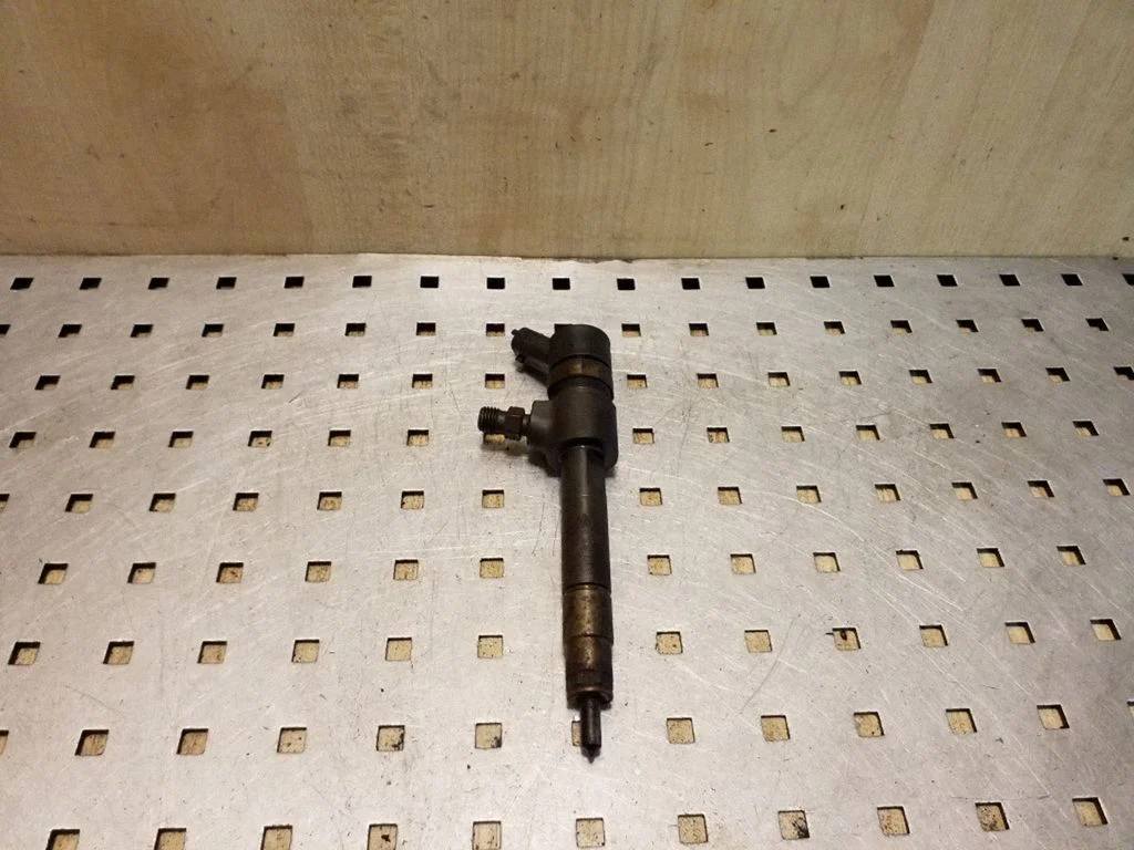 Fuel injector 0445110276