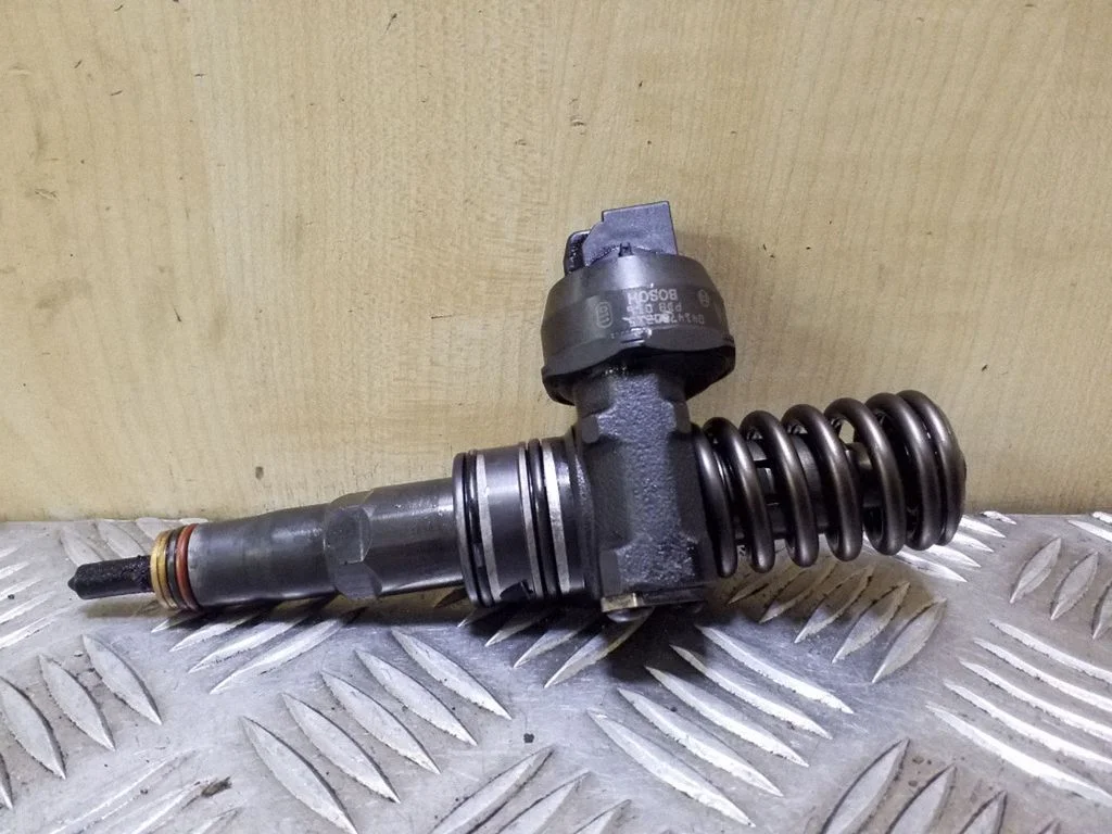 Fuel injector 038130073AG