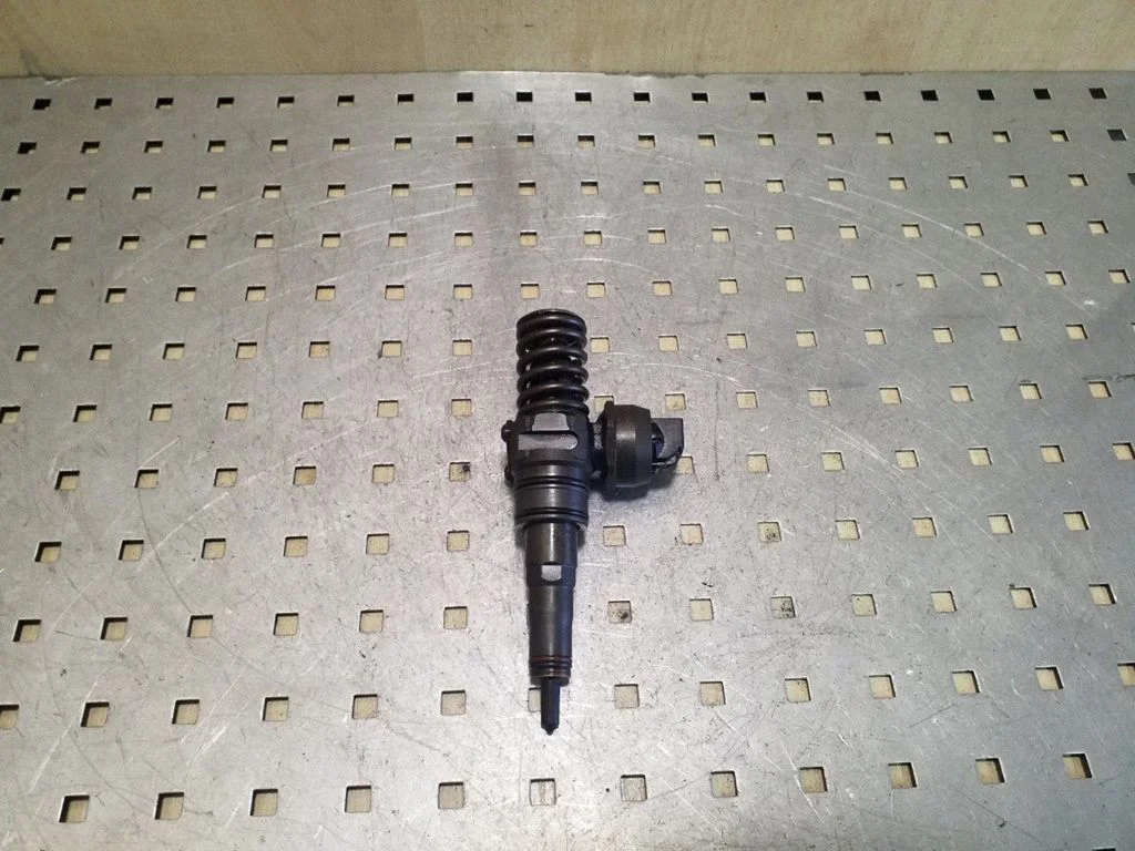Fuel injector 0414720313