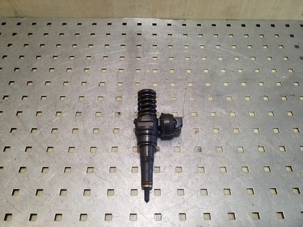 Fuel injector 0414720313