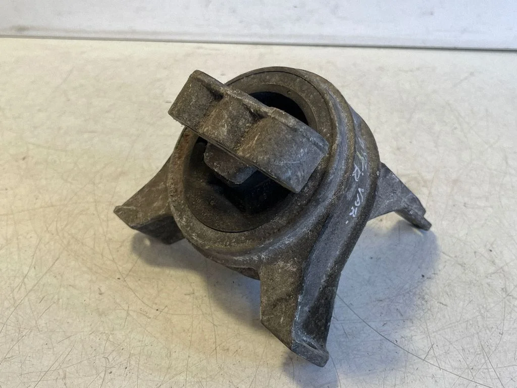 Engine mount bracket 24427298