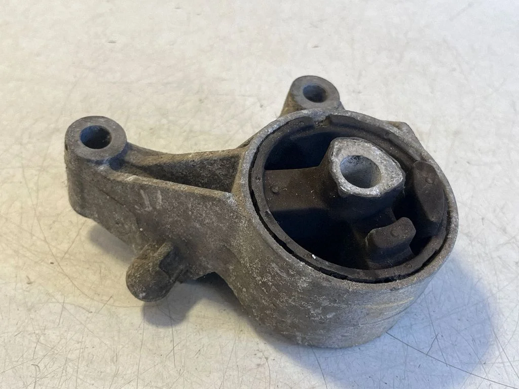 Engine mount bracket 2105442