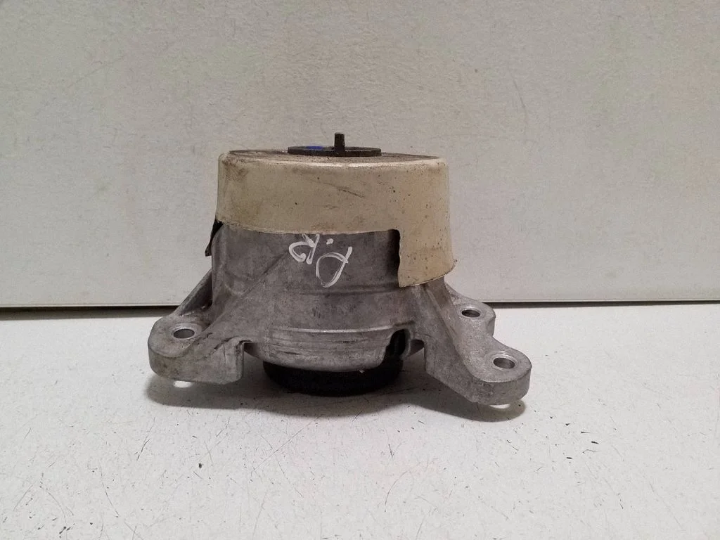 Engine mount bracket – Mercedes-Benz EQC (2019-)
