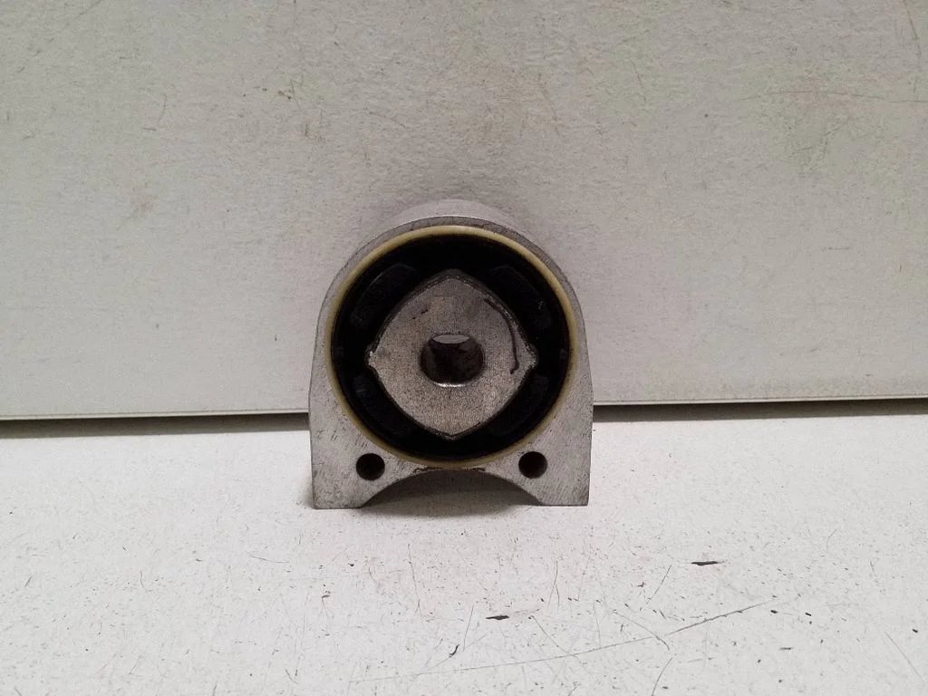 Engine mount bracket 9J1399111E