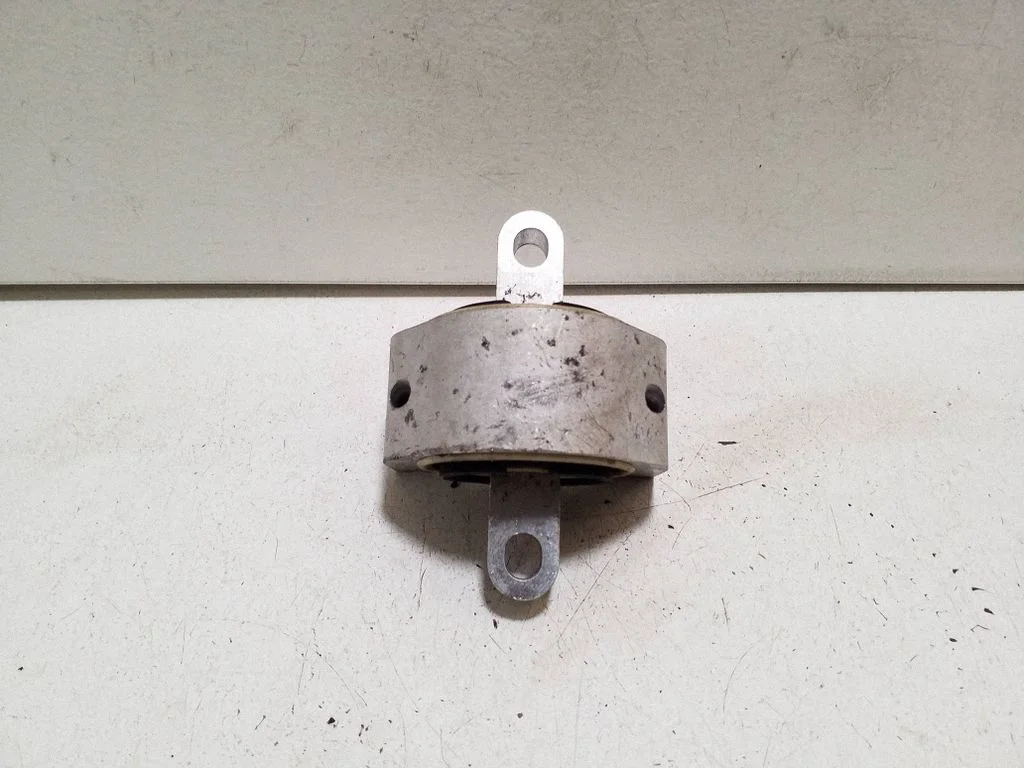 Engine mount bracket 9J1399111C