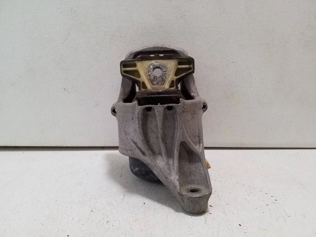 Dzinēja spilvens 8W0199371CP