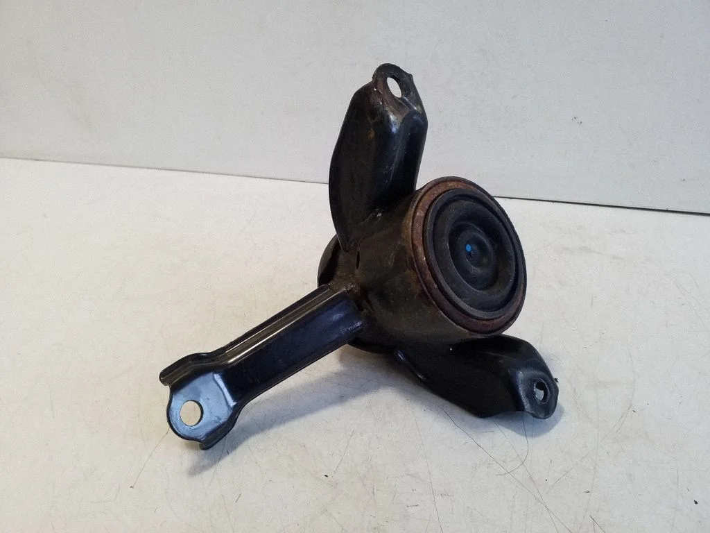 Engine mount bracket – KIA Stonic (2017-)