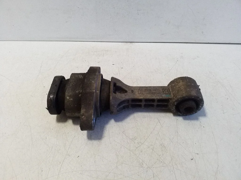 Engine mount bracket 21950A4000
