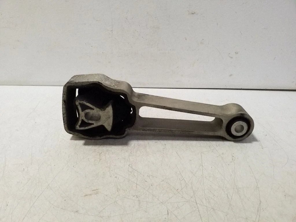 Engine mount bracket 31430441