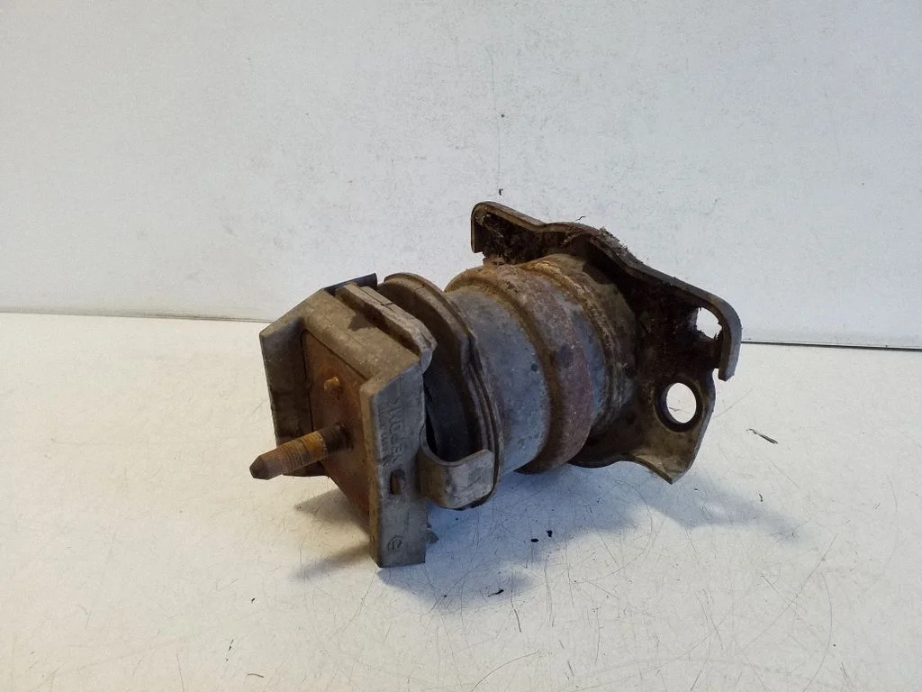 Engine mount bracket – Nissan Pathfinder R51 (2005-2012)