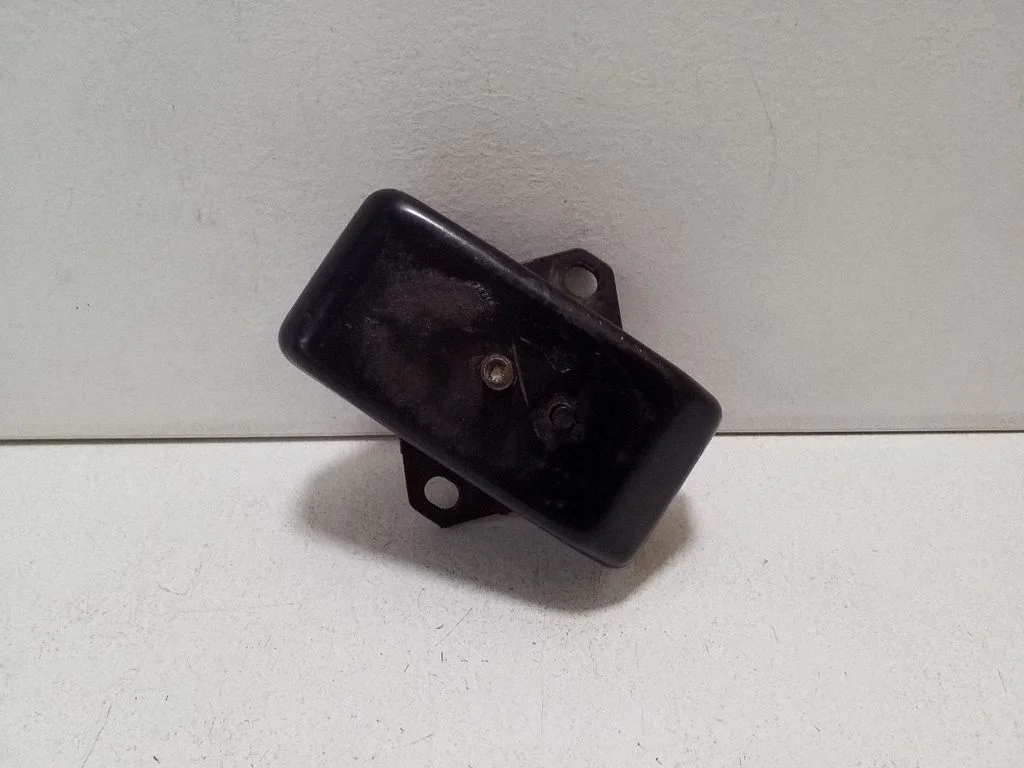 Dzinēja spilvens – Mitsubishi L200 (2015-)