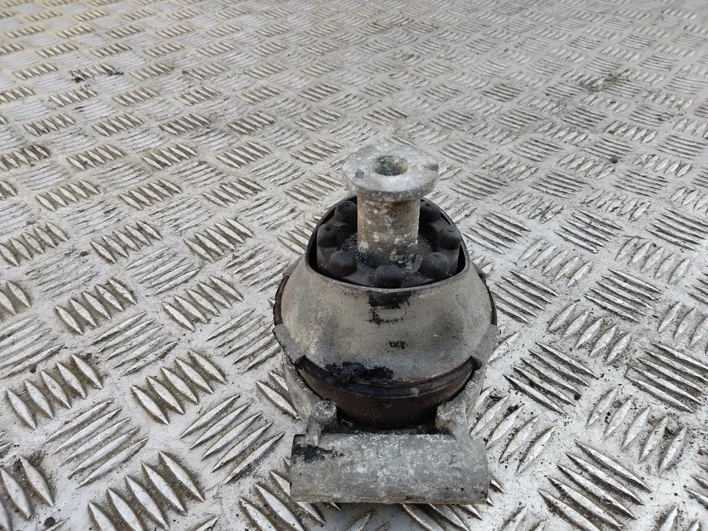 Dzinēja spilvens 24427641