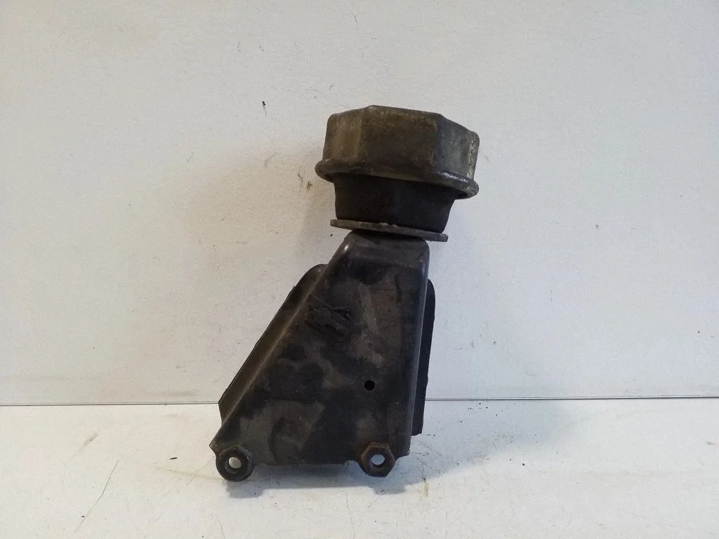 Engine mount bracket 701199201D