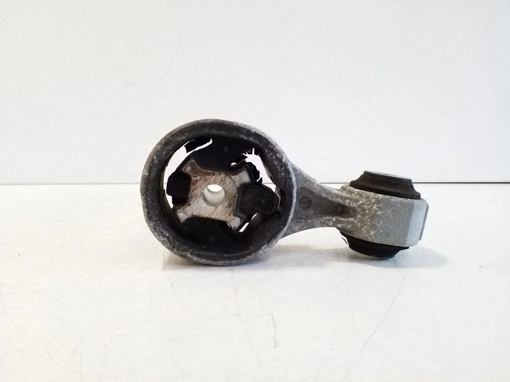 Dzinēja spilvens 113504BA0A