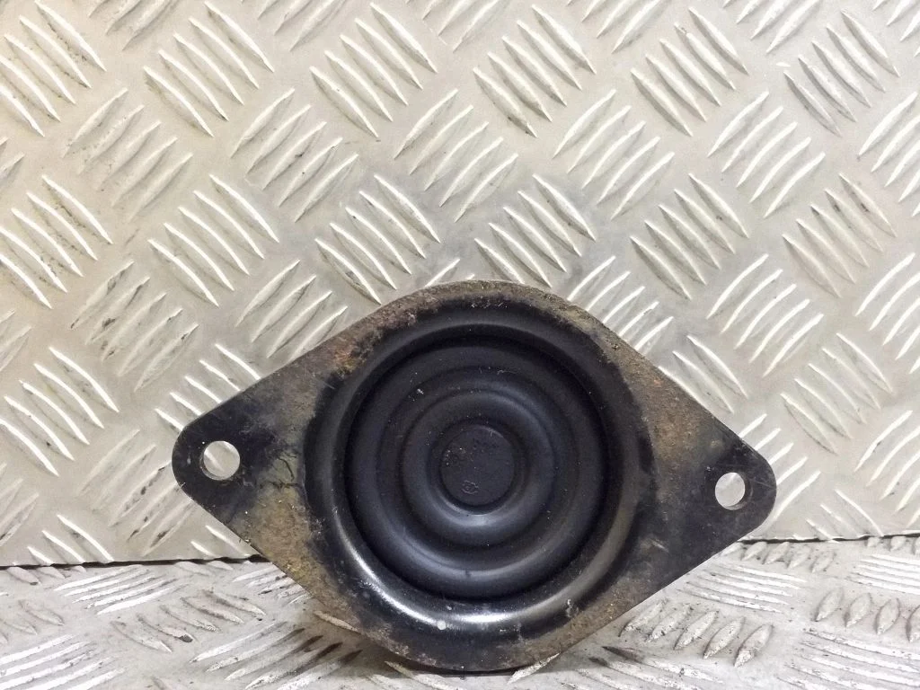 Engine mount bracket 1H0199262L