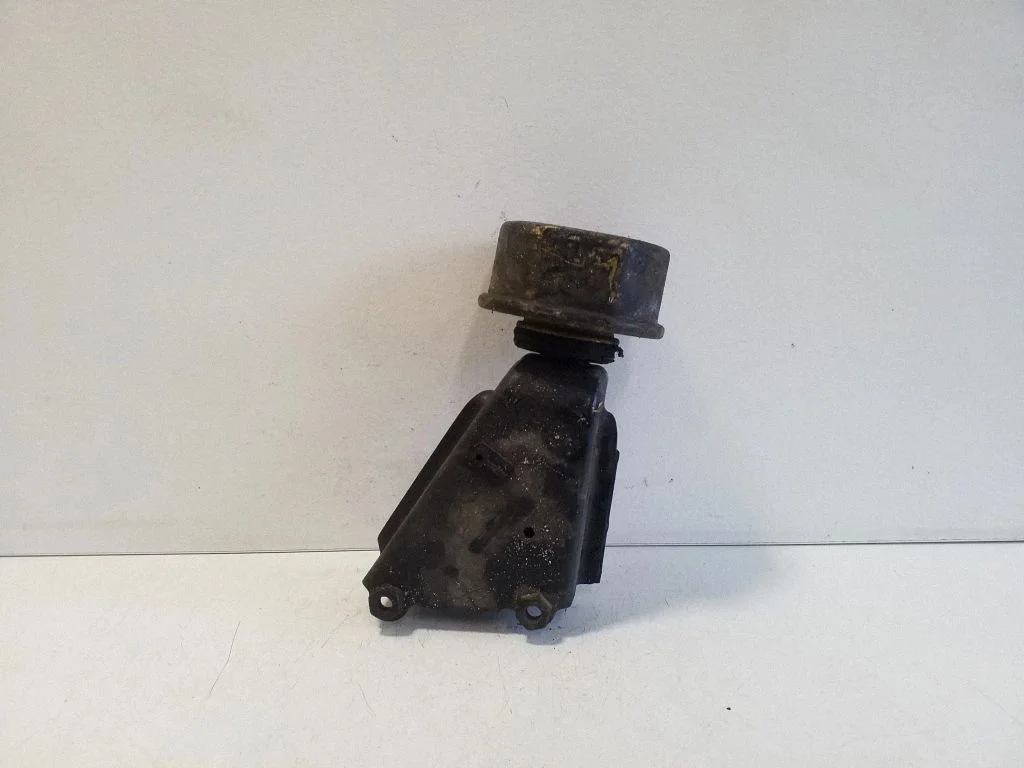 Engine mount bracket 701199201G