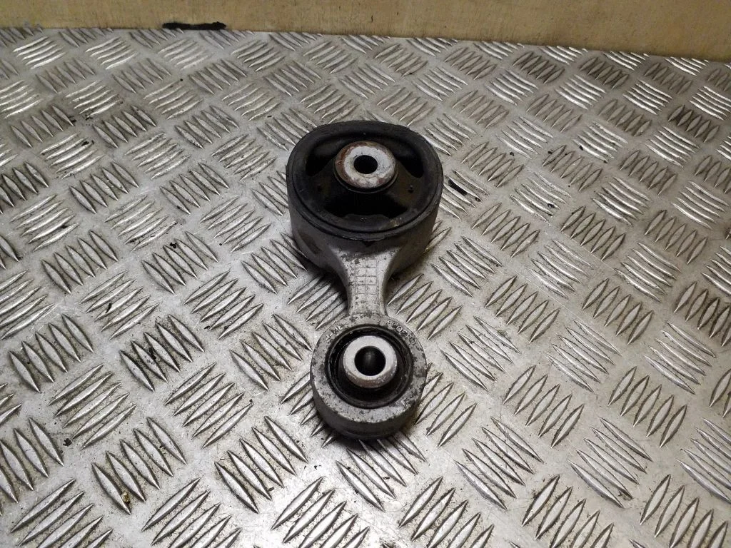 Engine mount bracket 089007