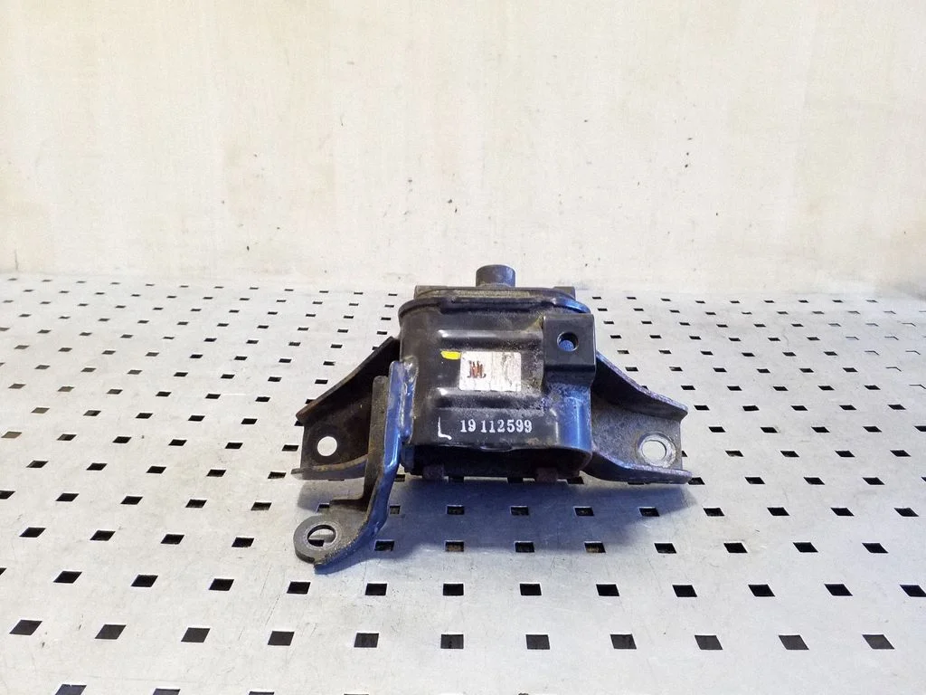Engine mount bracket 21872K4000