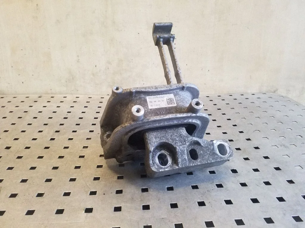 Engine mount bracket 5Q0199262DE