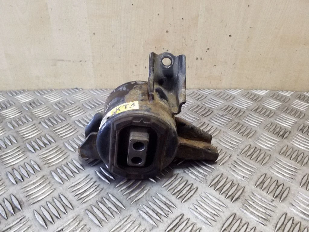 Engine mount bracket – right