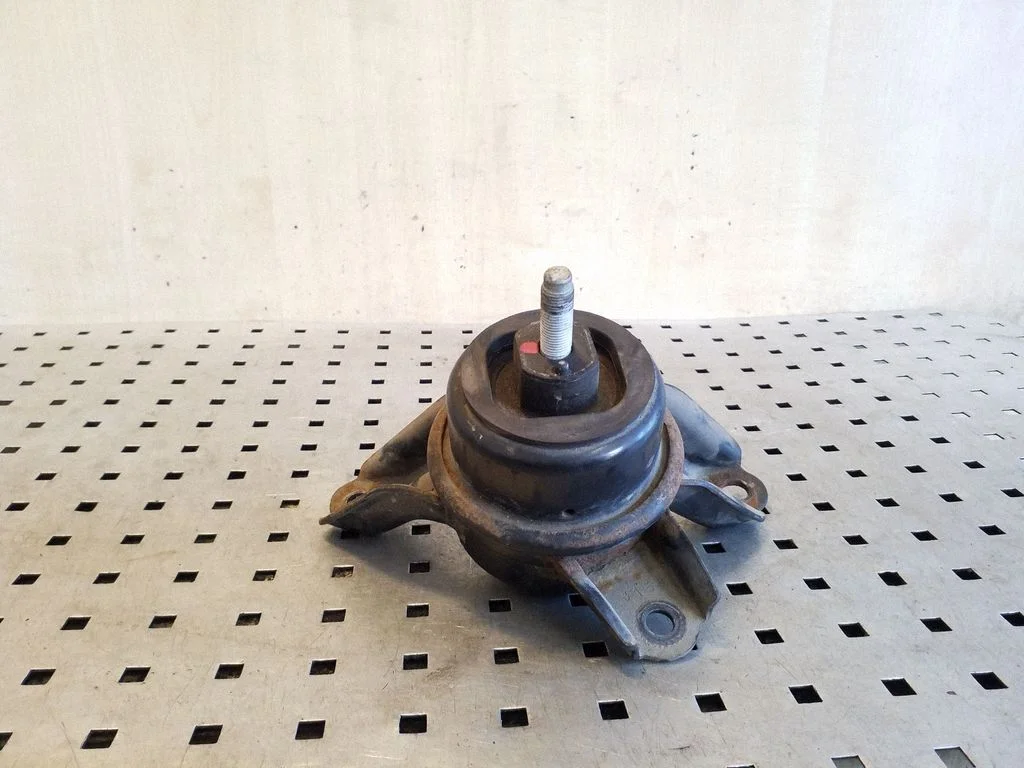 Engine mount bracket – right