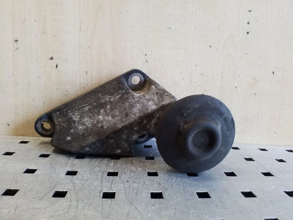 Engine mount bracket 8A0199343B
