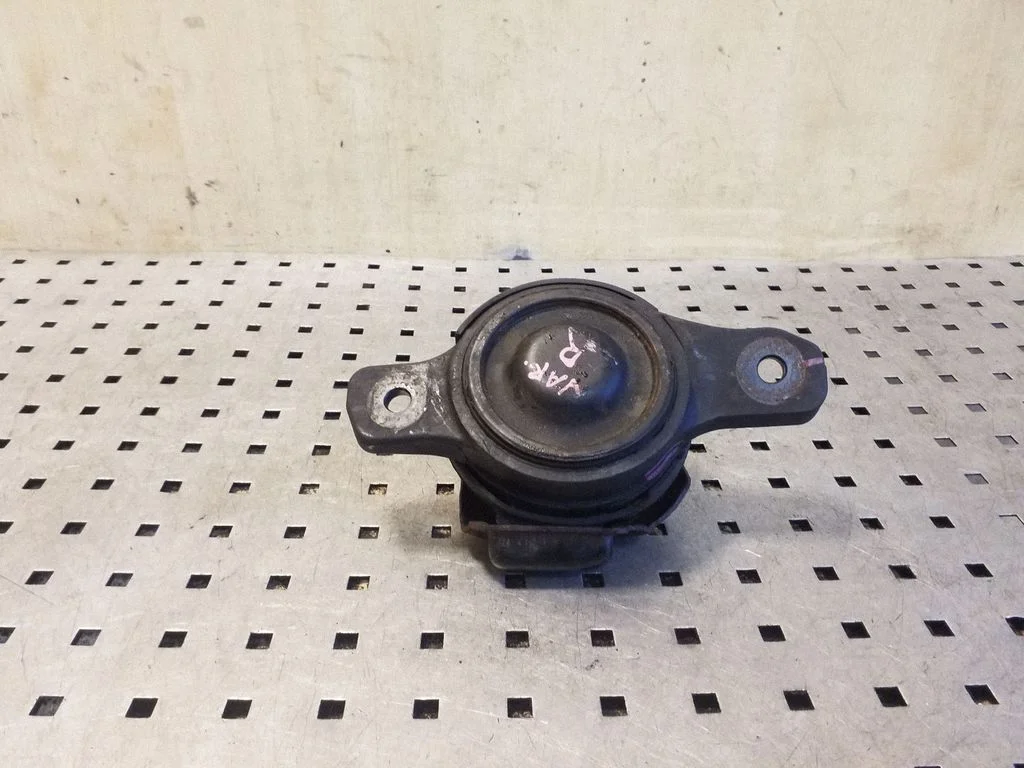 Dzinēja spilvens 41022AG111
