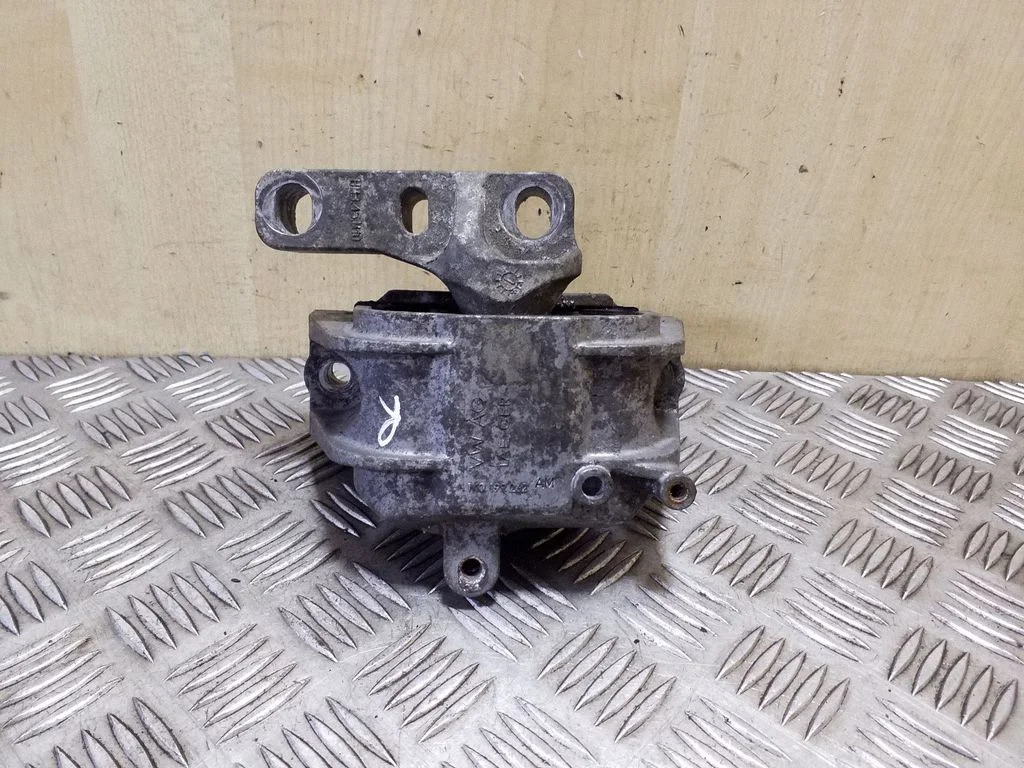 Mootoripadi 1K0199262AM