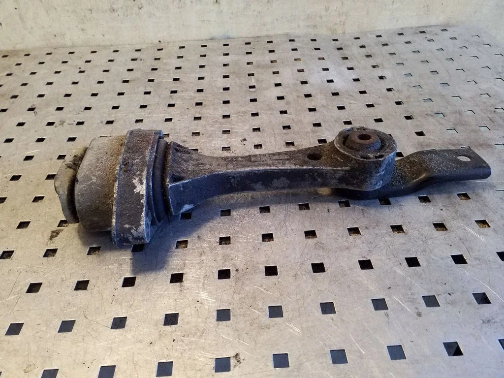 Engine mount bracket 1J0199851
