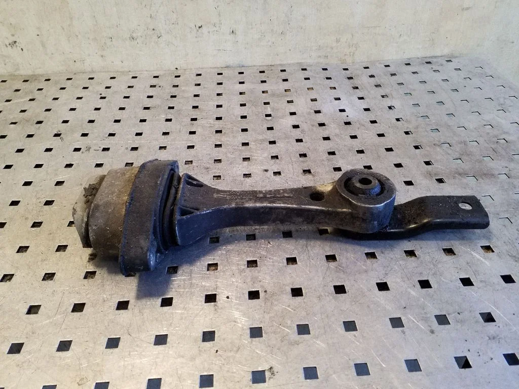 Engine mount bracket 1J0199851
