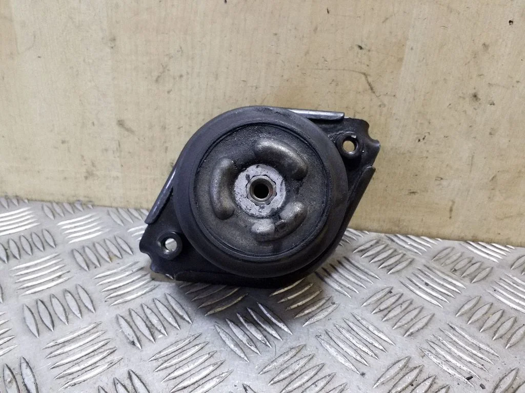 Engine mount bracket A2512403117