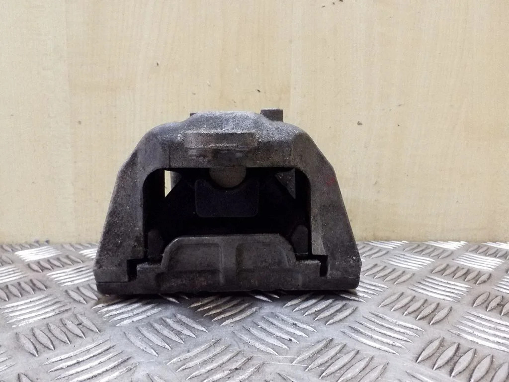 Engine mount bracket 1J0199262BK