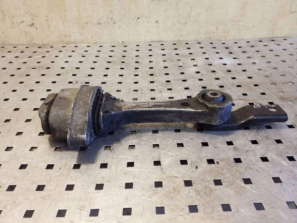Engine mount bracket 1J0199851
