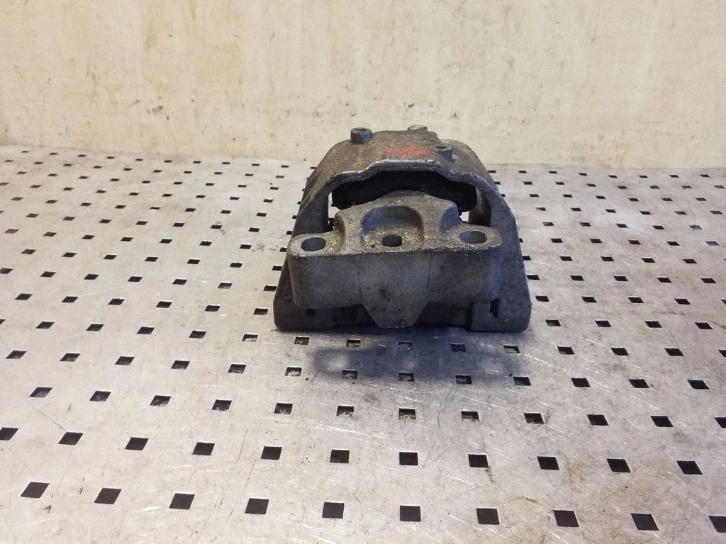 Engine mount bracket 1J0199262BK