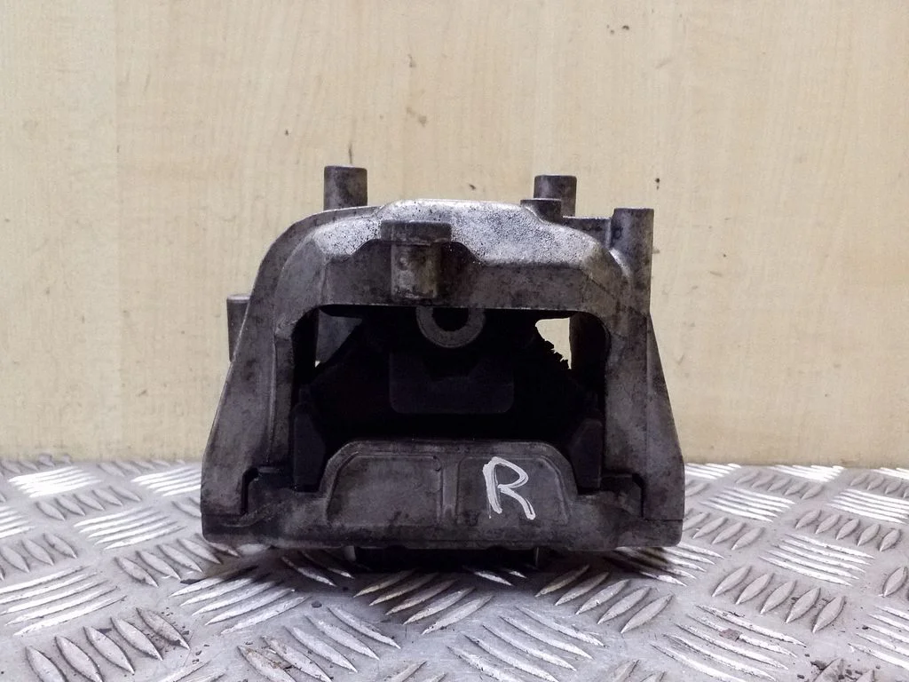 Mootoripadi 1K0199262CN