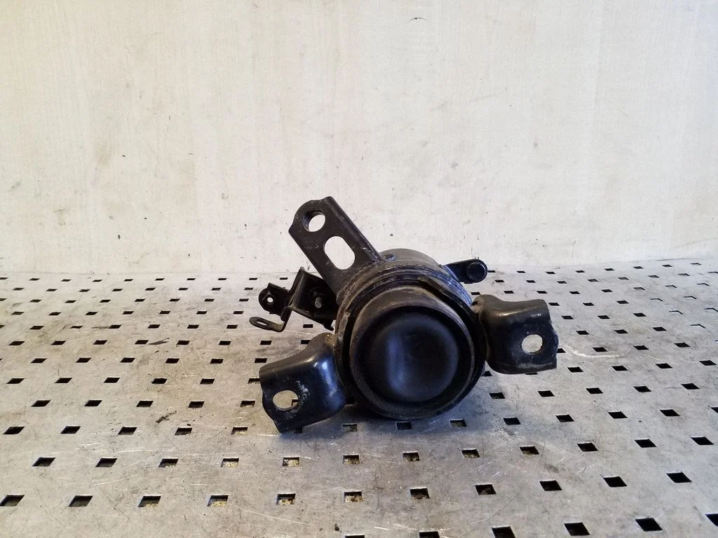 Engine mount bracket – right