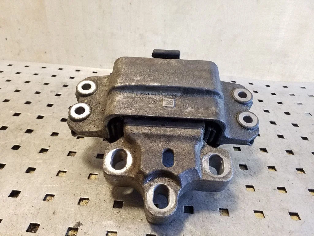 Engine mount bracket 1K0199555